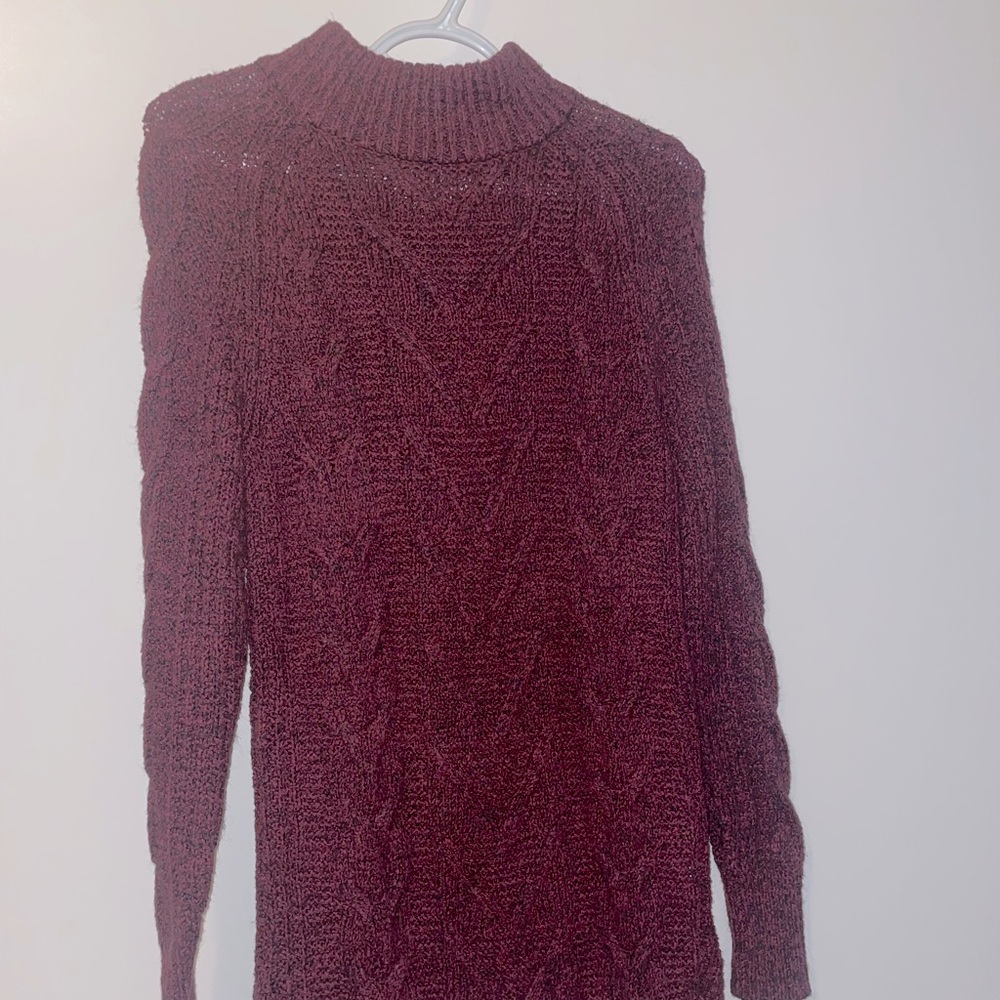 Old Navy Sweater in Long body style, maroon color and size medium